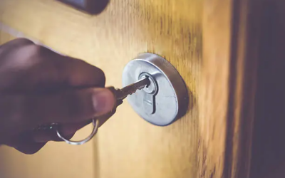 Why Doors Move & Locks Stop Working / Auckland Locksmith